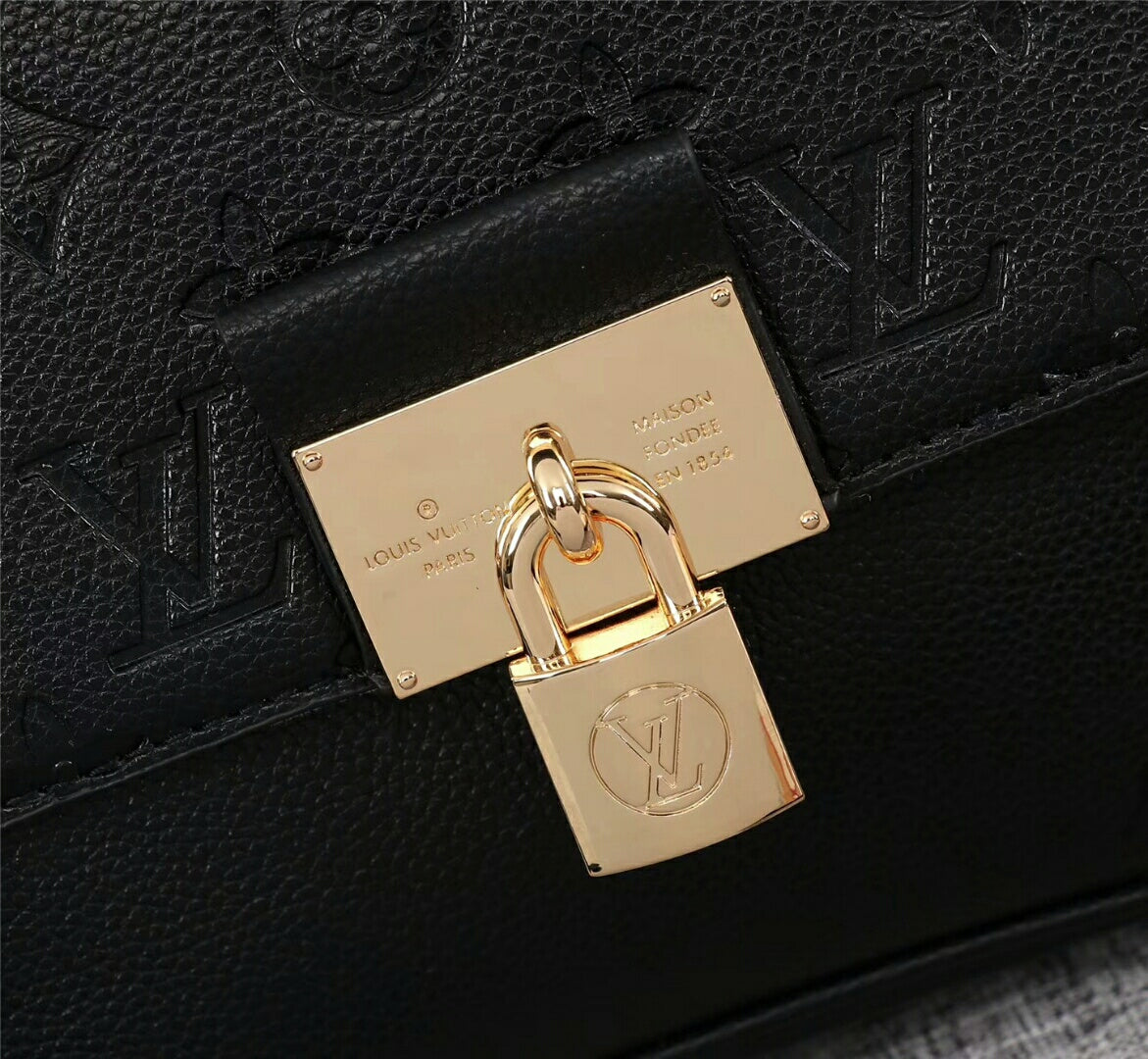 L v xx 29*21*13.5CM