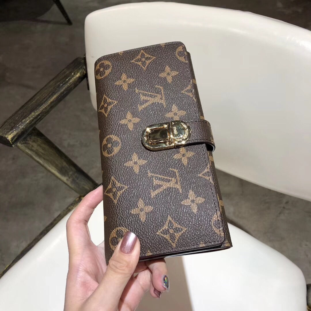 Lv wallet buckle