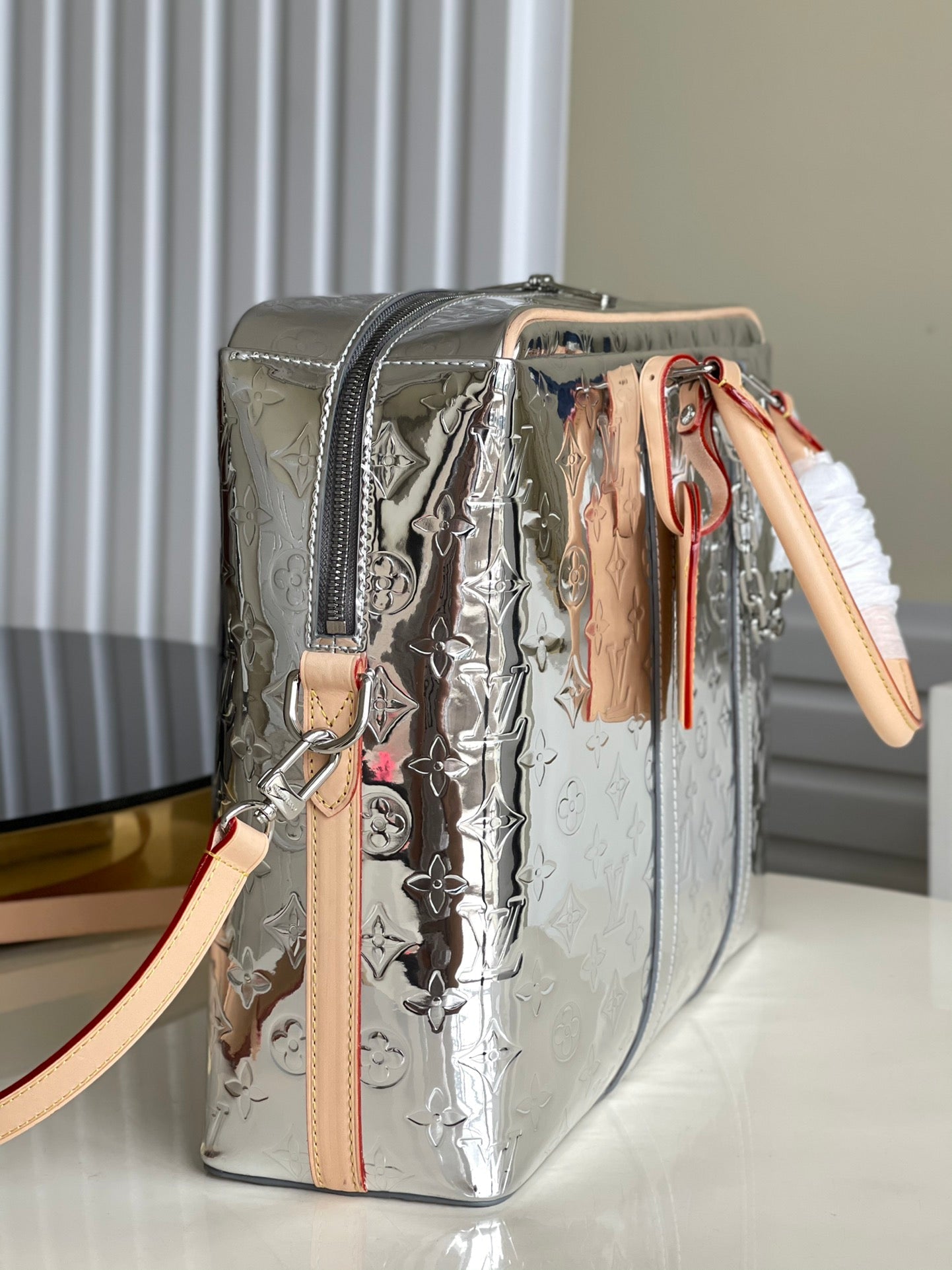 L v new Neo Porte Documents Voyage 40 x 31.5 x 10 cm