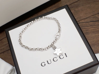 G u c c I bracelet