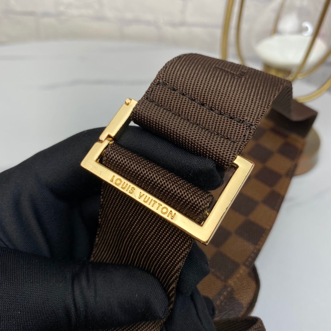 L v messenger two colors  12*20*6CM 7