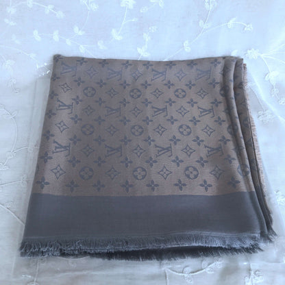 Lv gray scarf