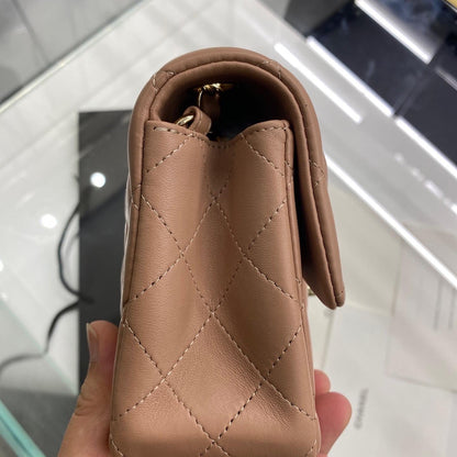 C h a n e l brown 22cm