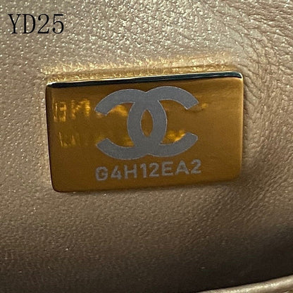 C h a n e l blue 16×19.5×8.5cm