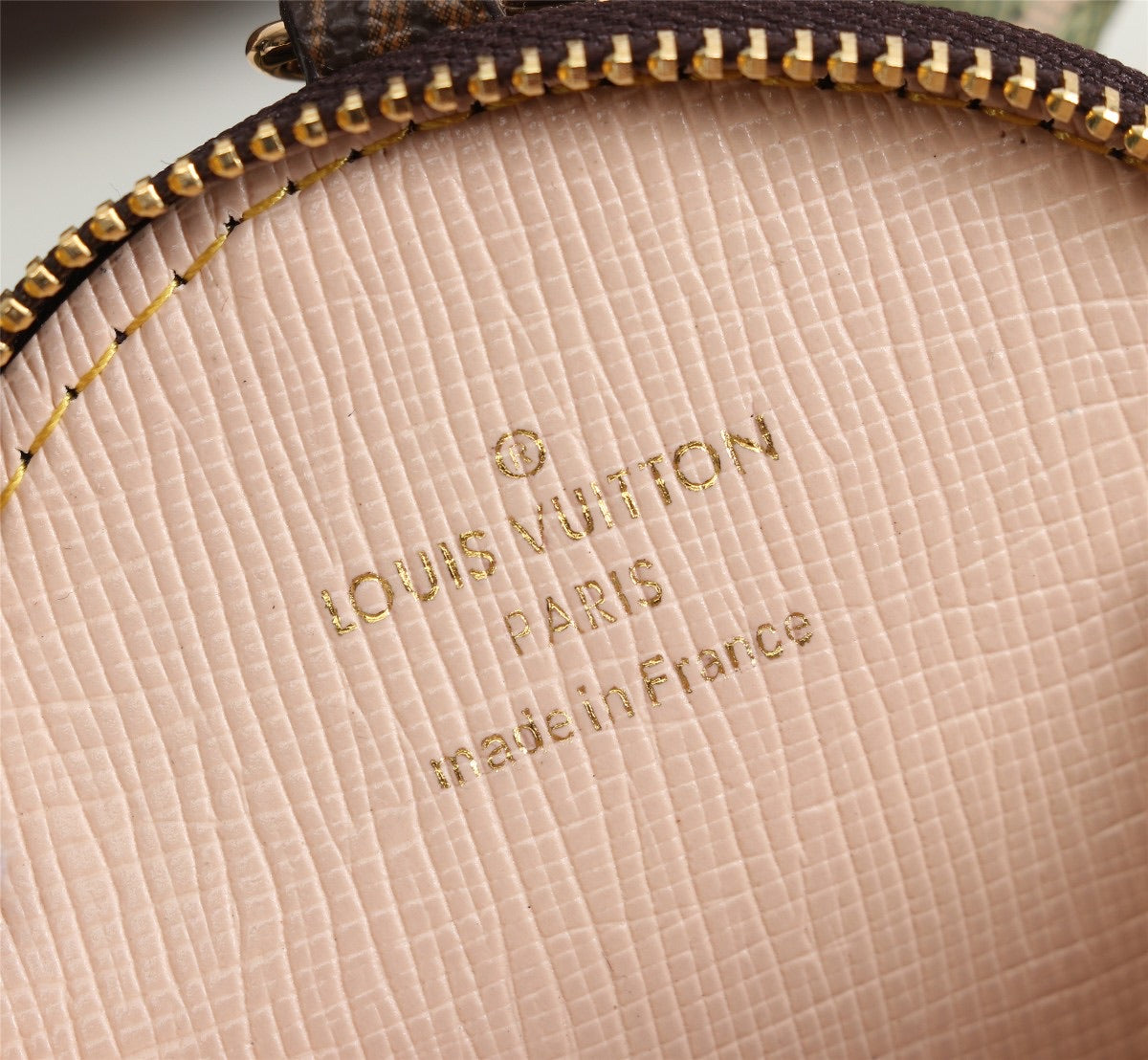 Lv pochette lime green