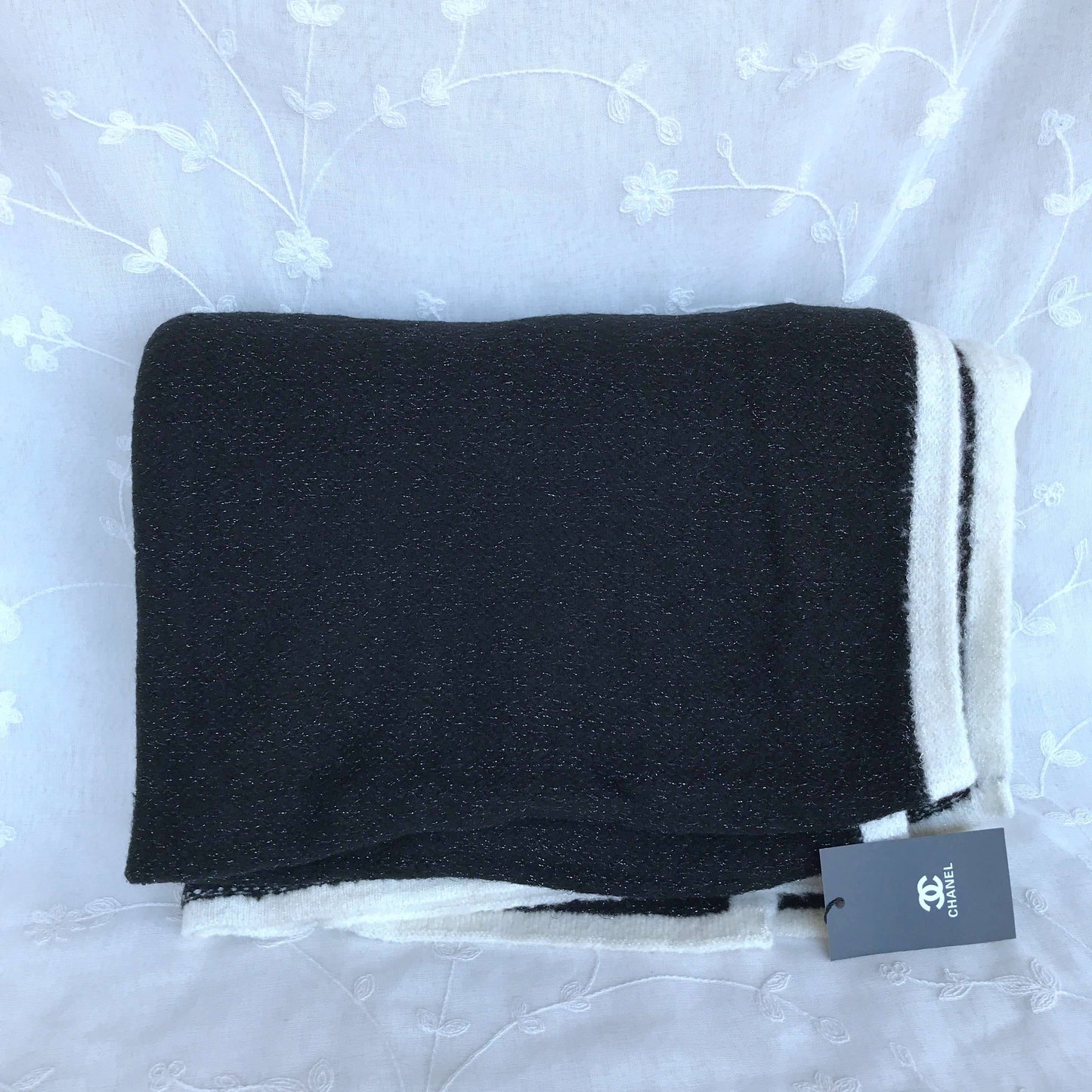 modern stylish b/w scarf