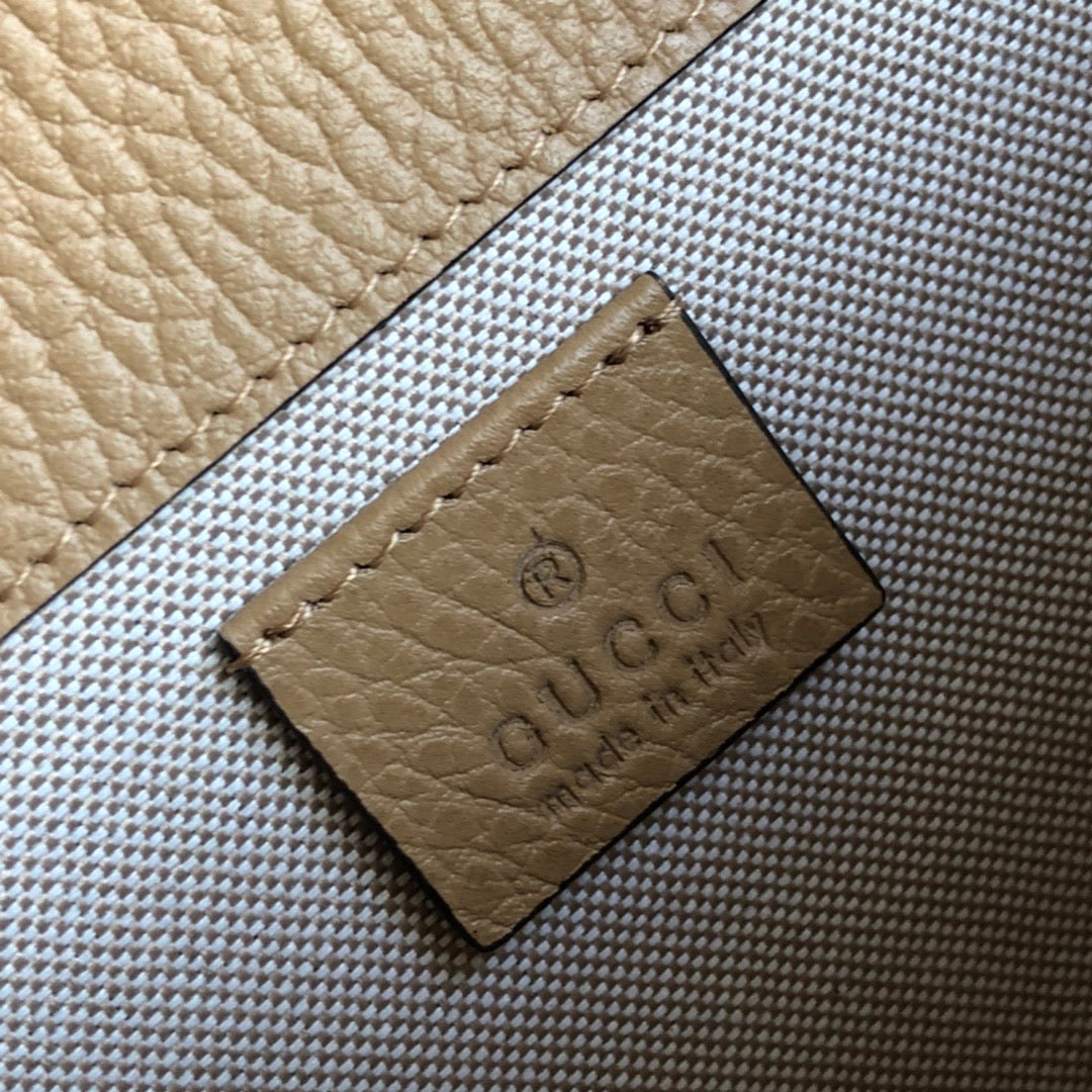 Cream 𝐷𝑖𝑜𝑛𝑦𝑠𝑢𝑠 28cm handbag