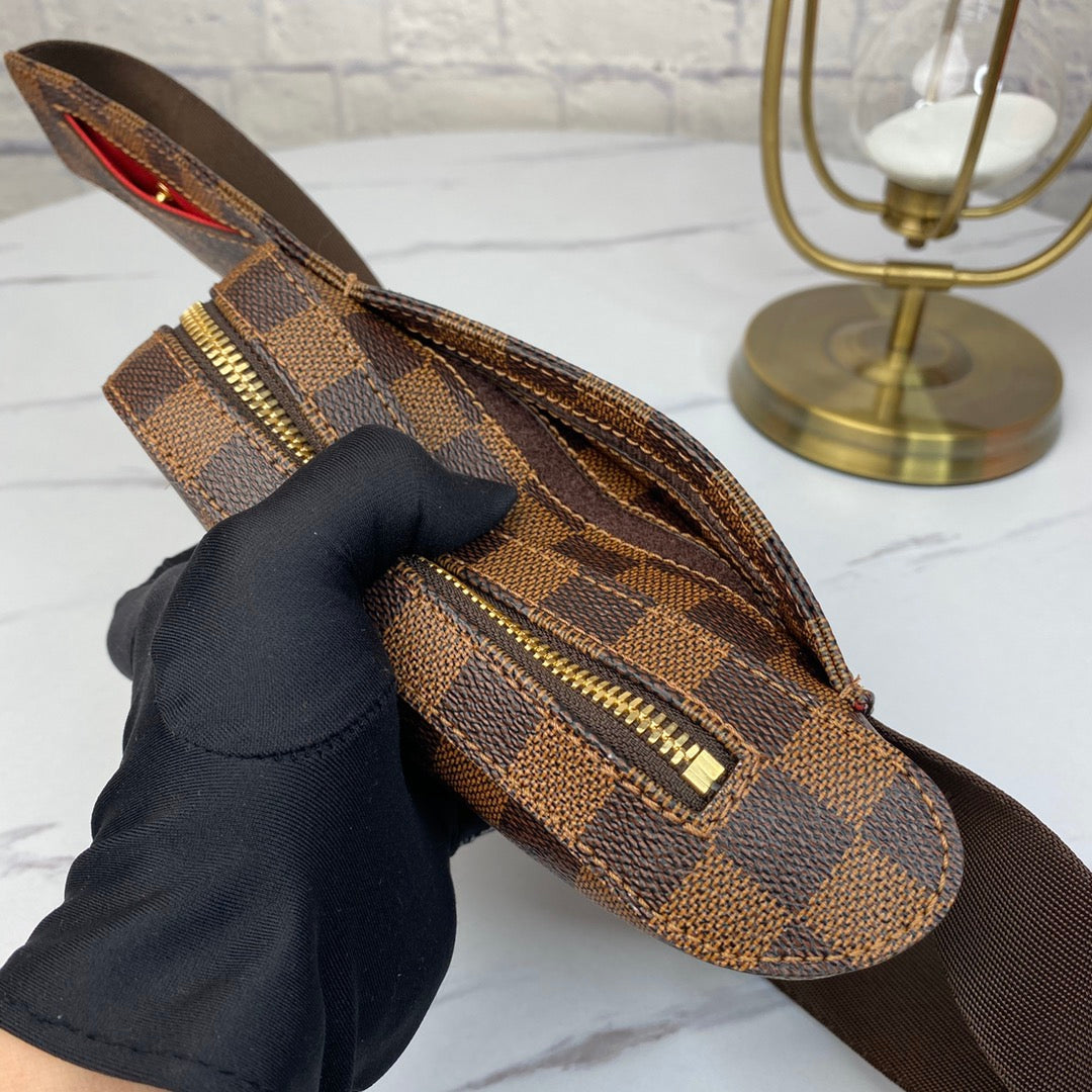 L v messenger two colors  12*20*6CM 7