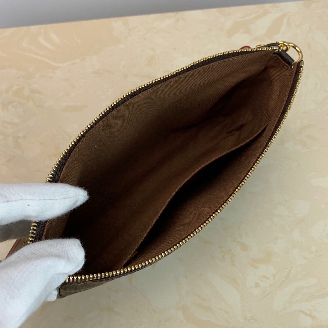 Lv new pouch