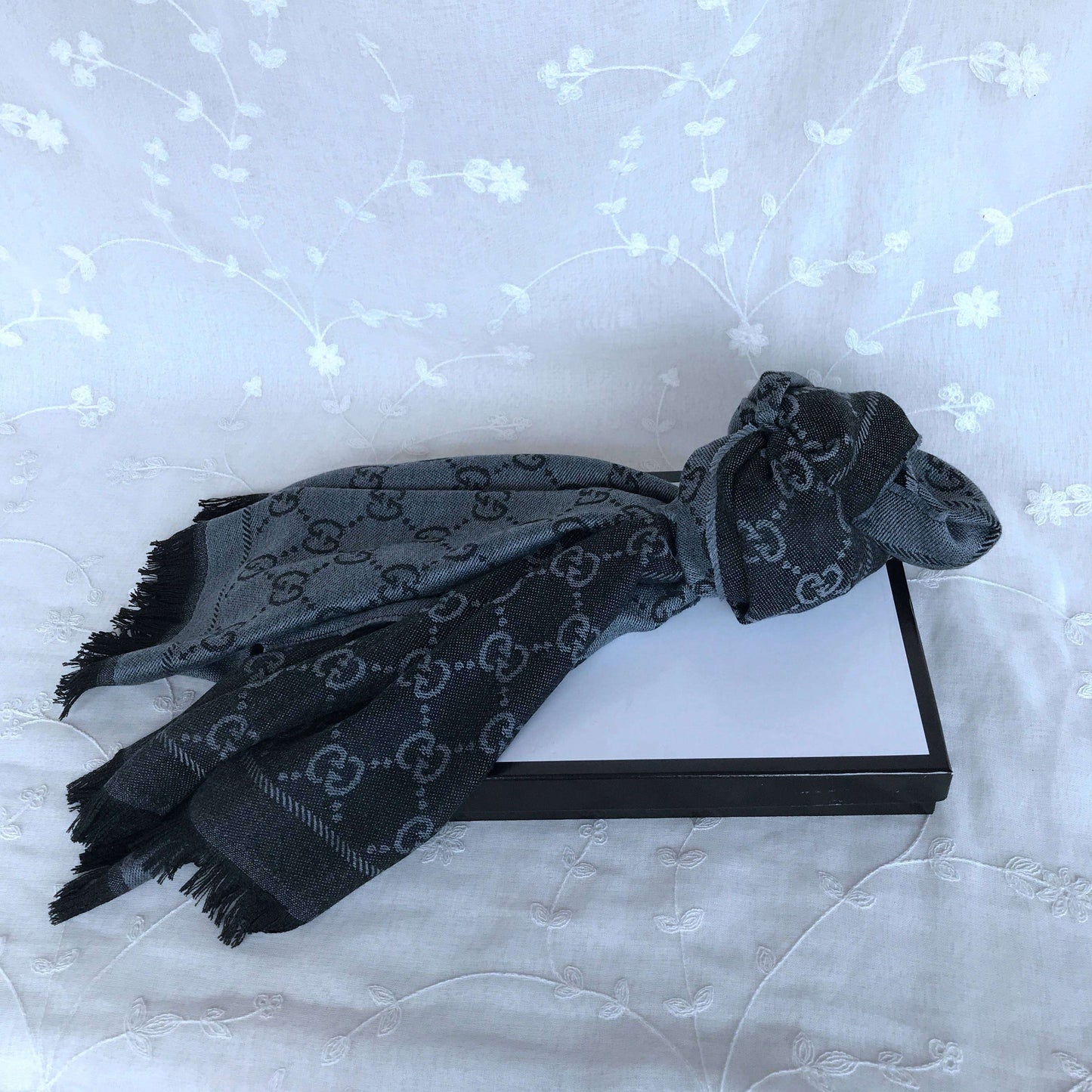 G classic gray scarf