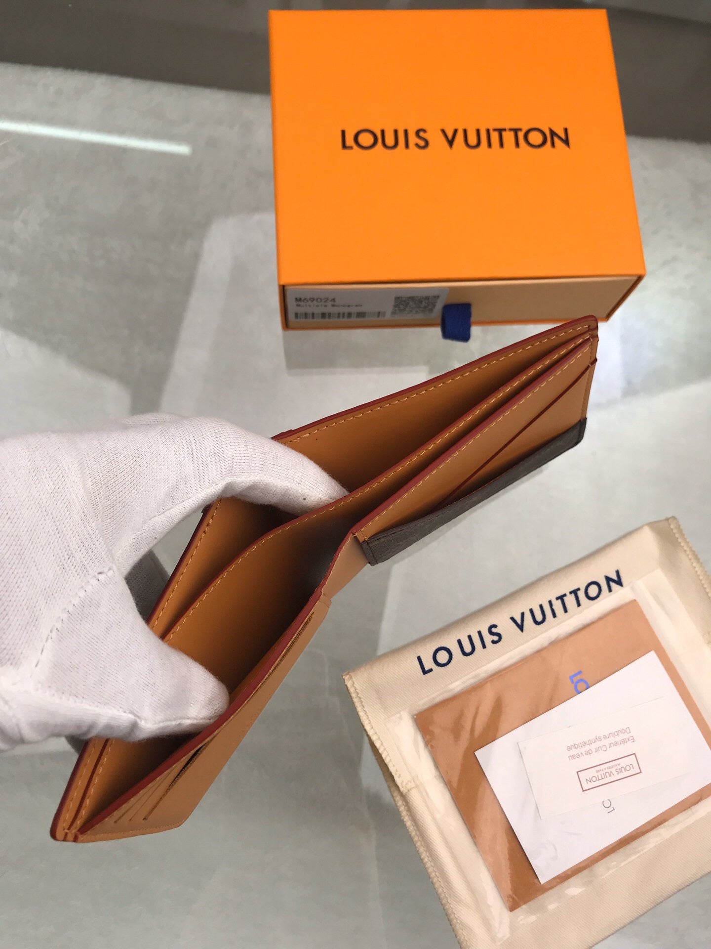 New Lv wallet