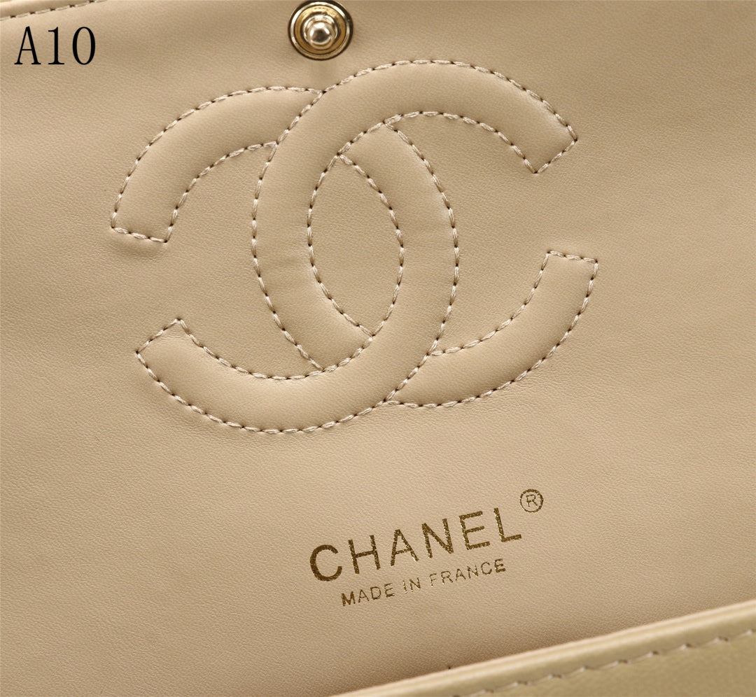 C h a n e l cream 25cm