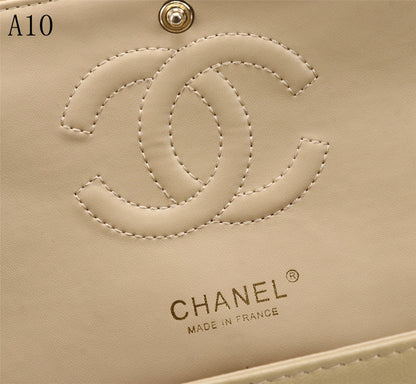 C h a n e l cream 25cm