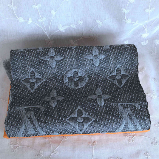 Lv gray scarf