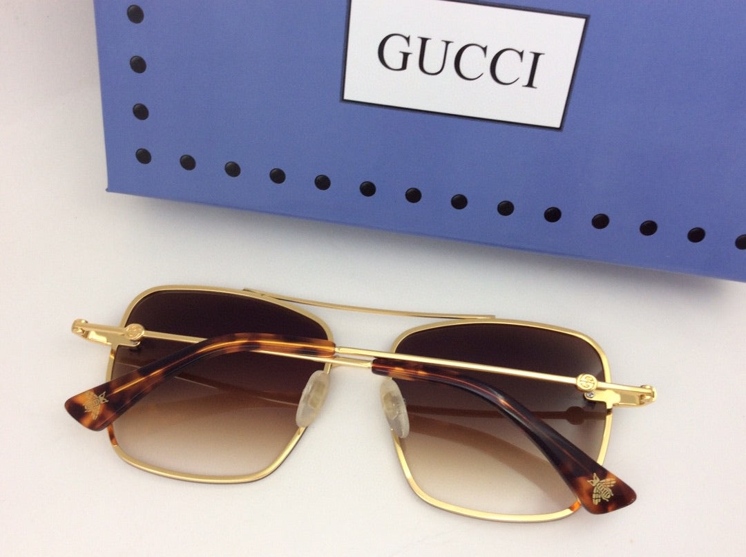 Classic frame sunglasses