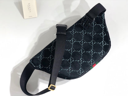 G u c c i bumbag 28*19CM