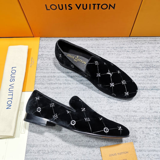 L V - V E L V E T - S L I P - O N S