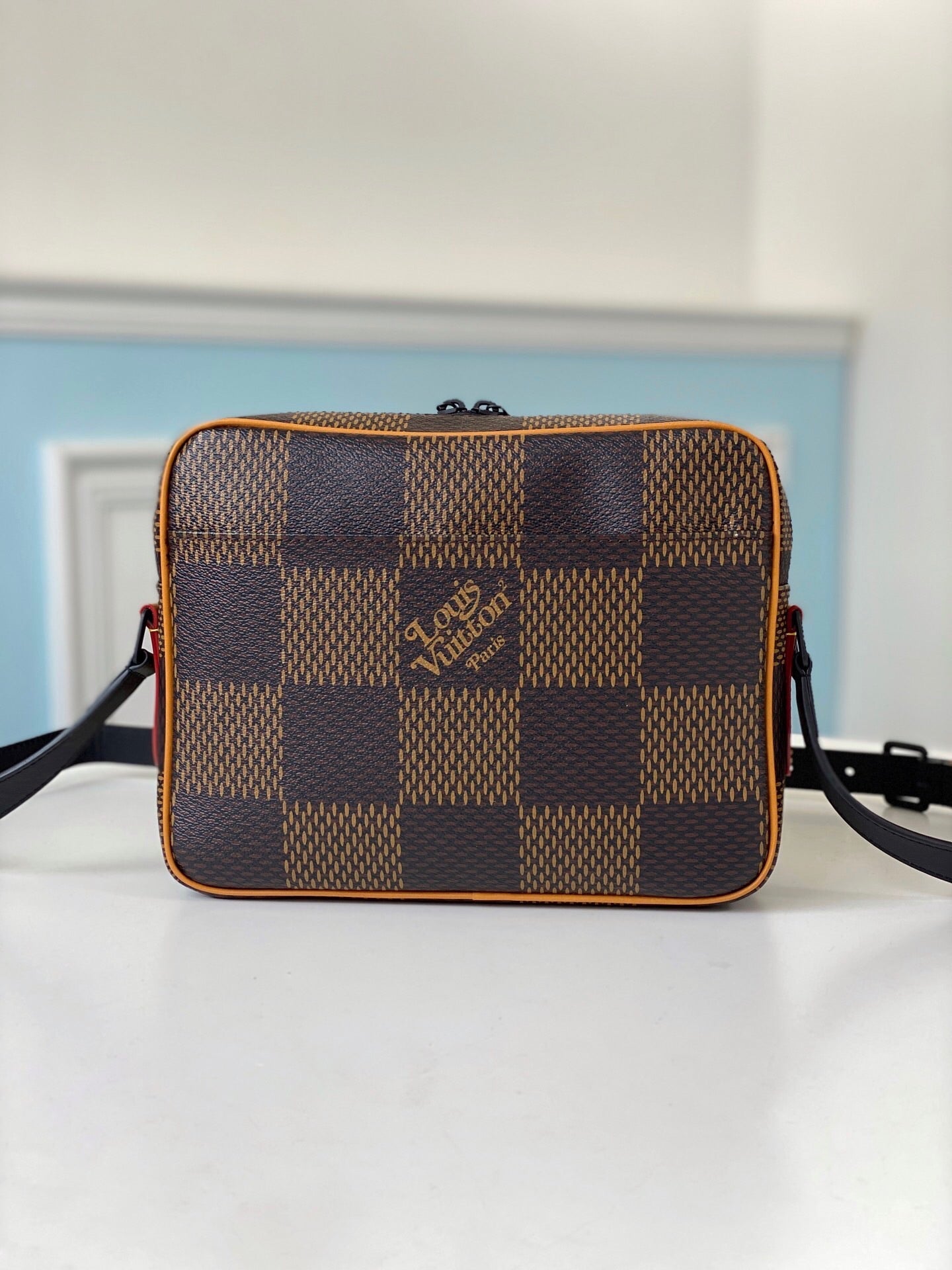 Lv new messenger