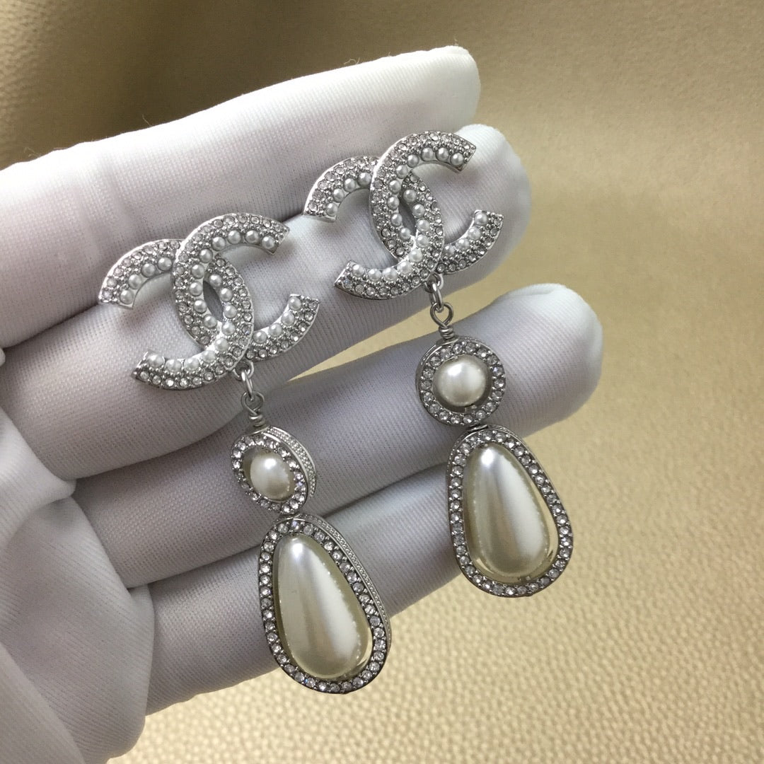 Pearl Fashion earrings