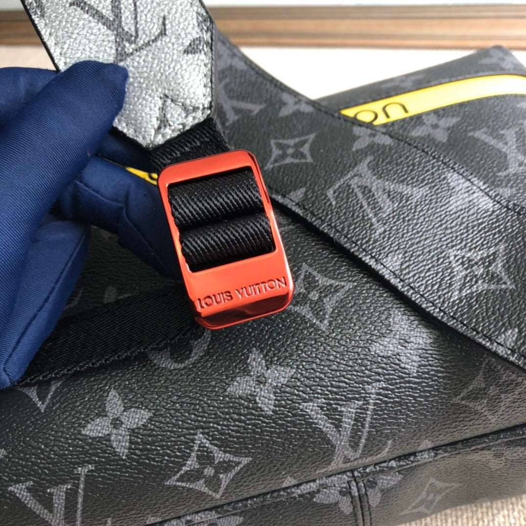 Lv pouch 25×17×5cm