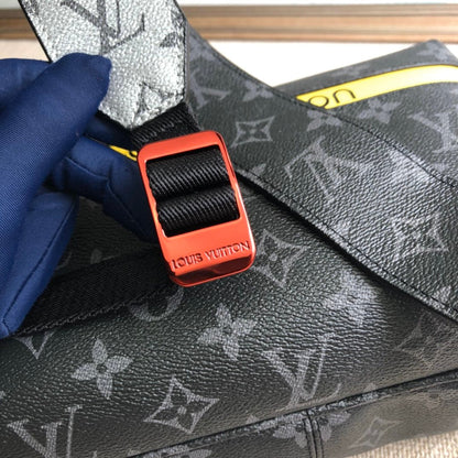 Lv pouch 25×17×5cm