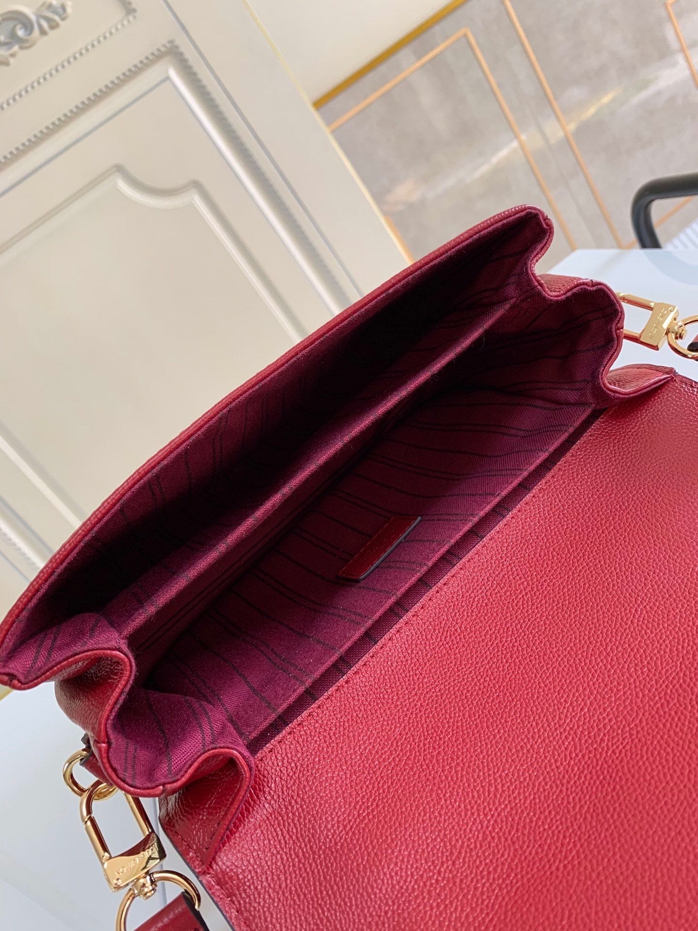 Lv metis red