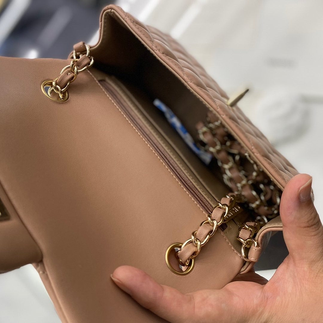 C h a n e l brown 22cm