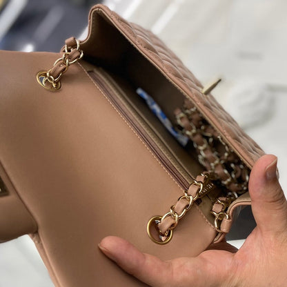 C h a n e l brown 22cm