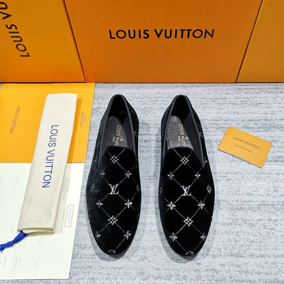 L V - V E L V E T - S L I P - O N S