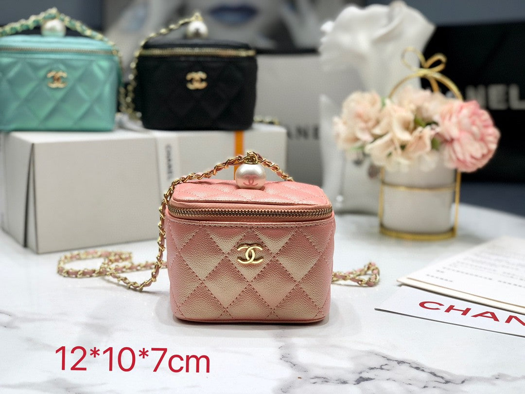 C h a n e l compact 12*10*7