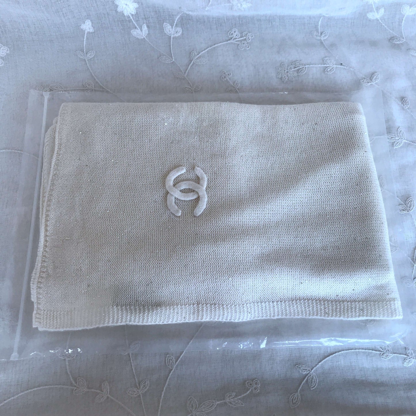 modern stylish b/w scarf