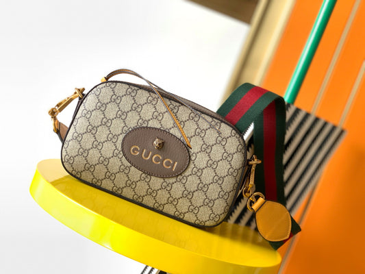 G u c c i g 24*15*8cm