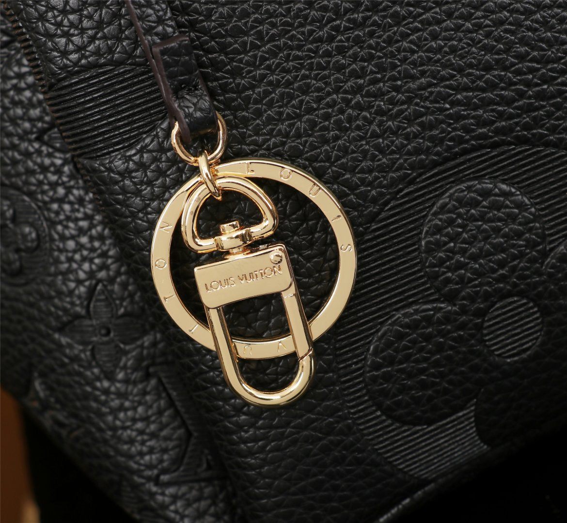 L v tote  42*32*16CM 95