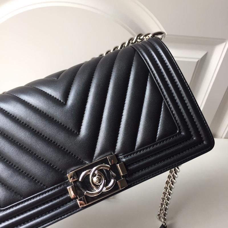 C h a n e l boy 25 cm