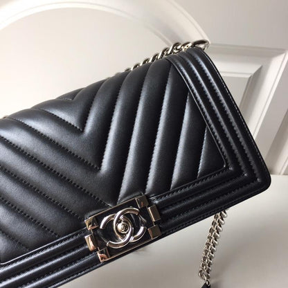 C h a n e l boy 25 cm