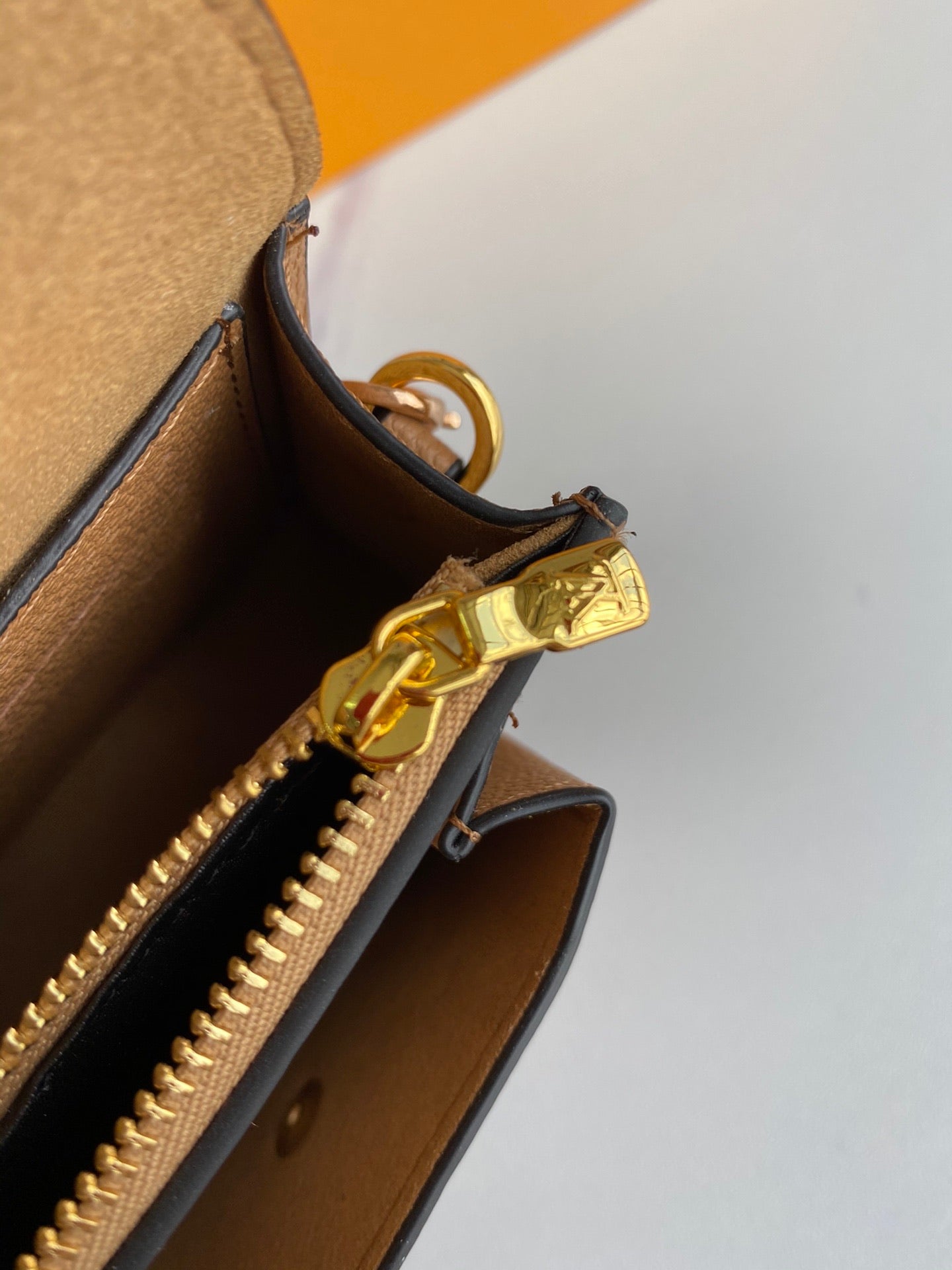 Lv 13*10.5*4cm 3 colors