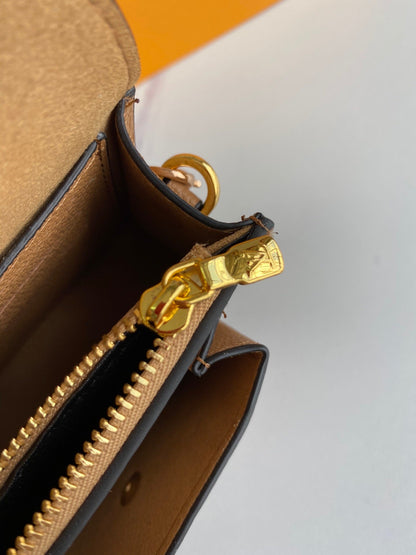 Lv 13*10.5*4cm 3 colors