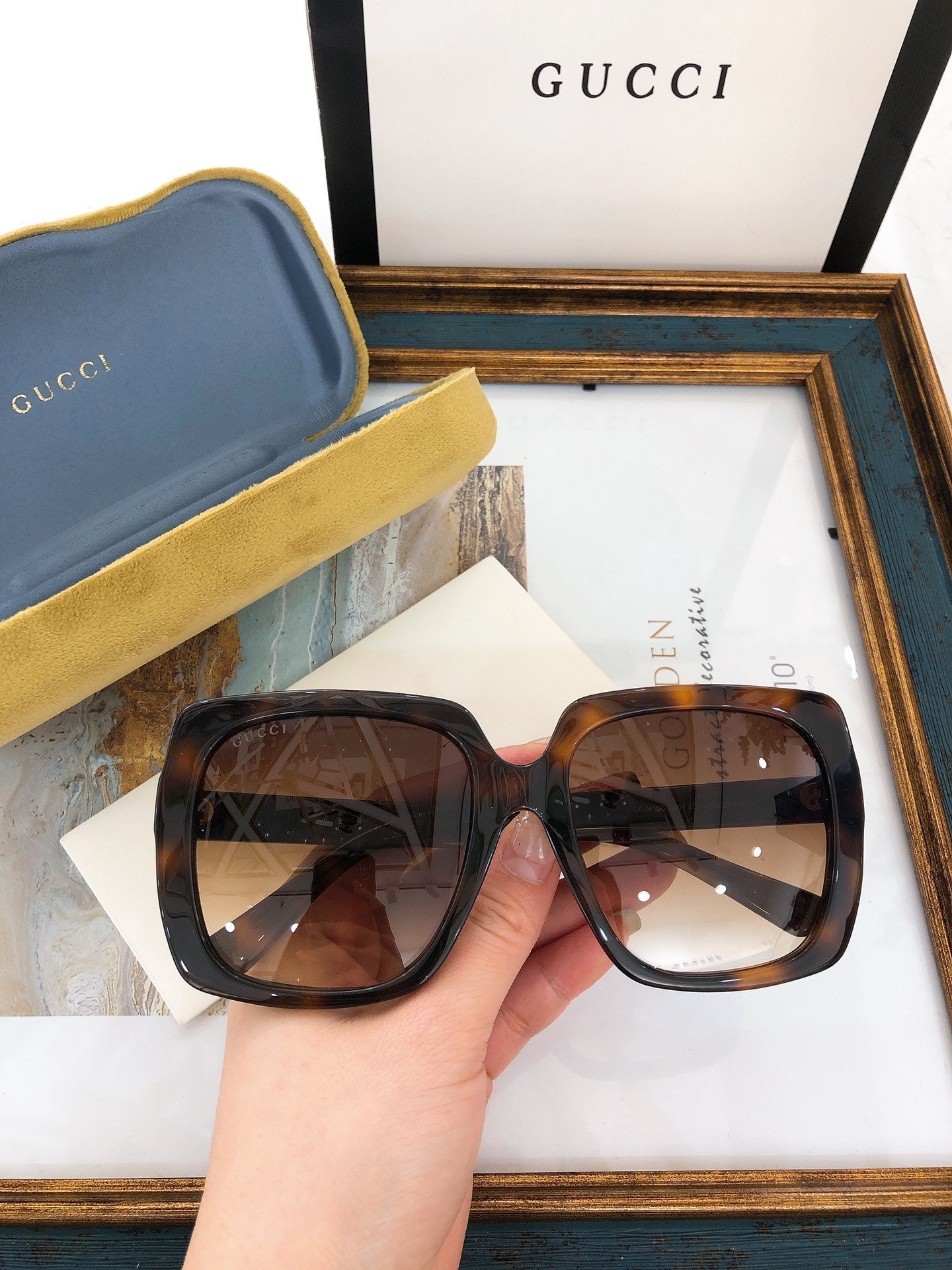 Women sun galsses sunnies