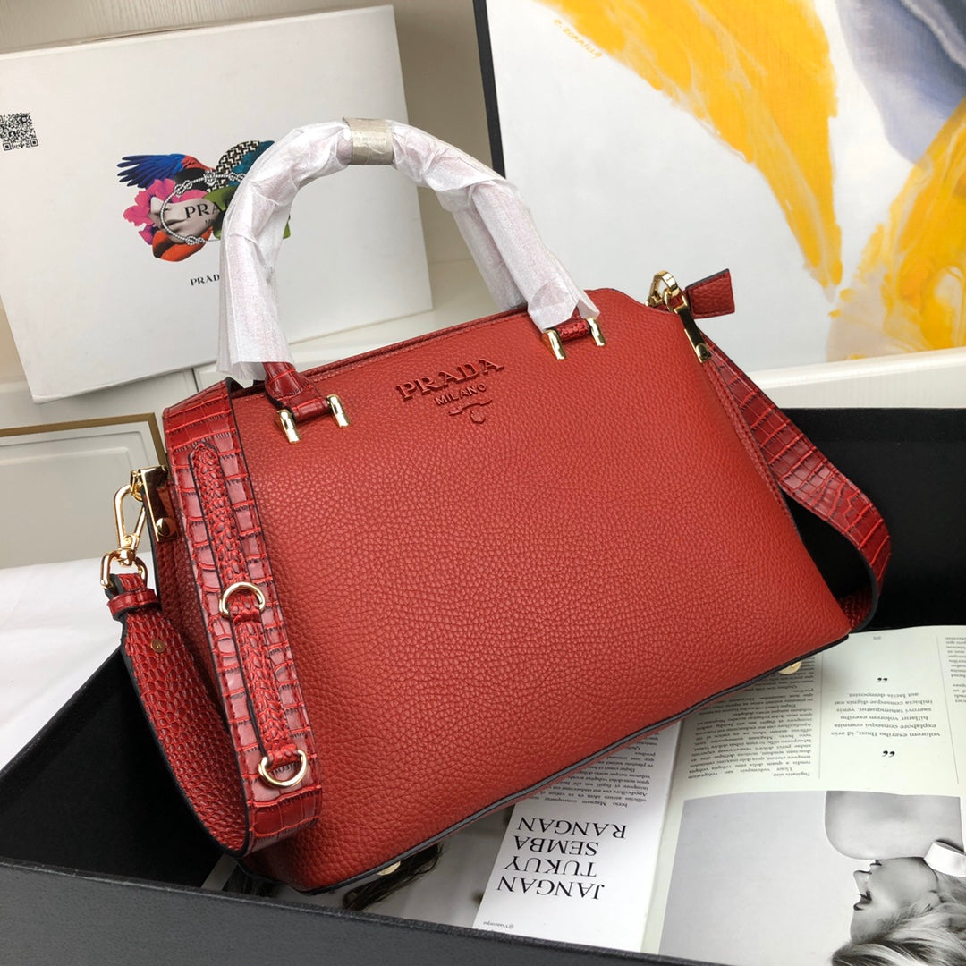 P r a d a cc 30*22*13CM