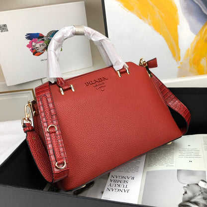 P r a d a cc 30*22*13CM