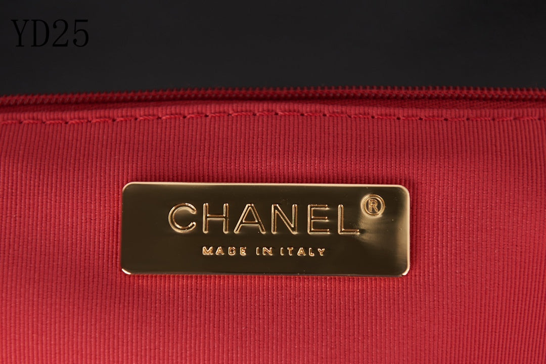 C h a n e l black/silver