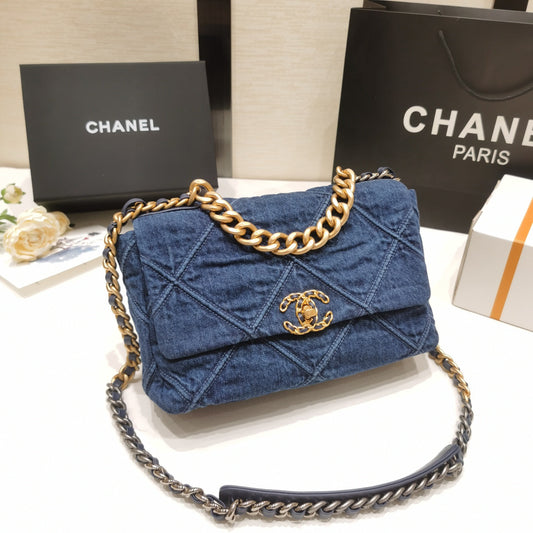 C h a n e l denim 20  30 10(cm)