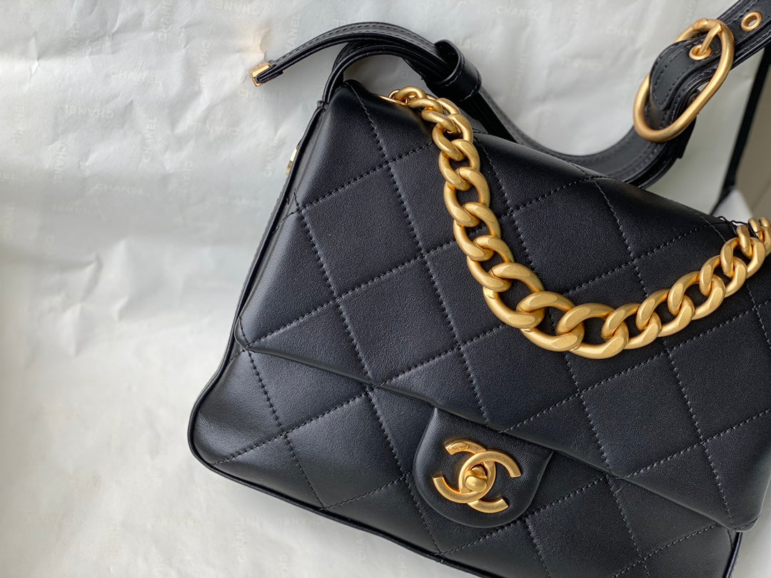 C h a n e l black 𝐒𝐢𝐳𝐞:𝟐𝟒/𝟔.𝟓/𝟏𝟖𝐜𝐦