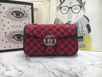 G u c c I red W26xH15xD7cm