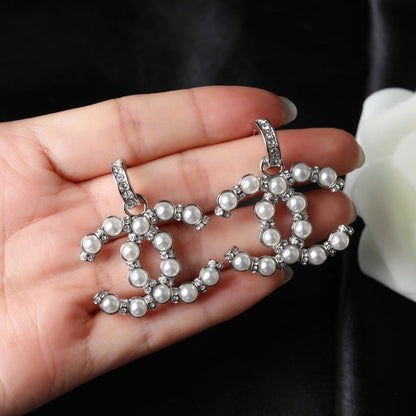 Classic temperament earrings