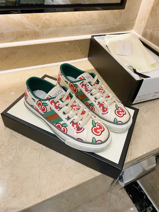 G u c c I tennis sneakers