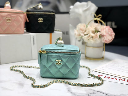 C h a n e l compact 12*10*7