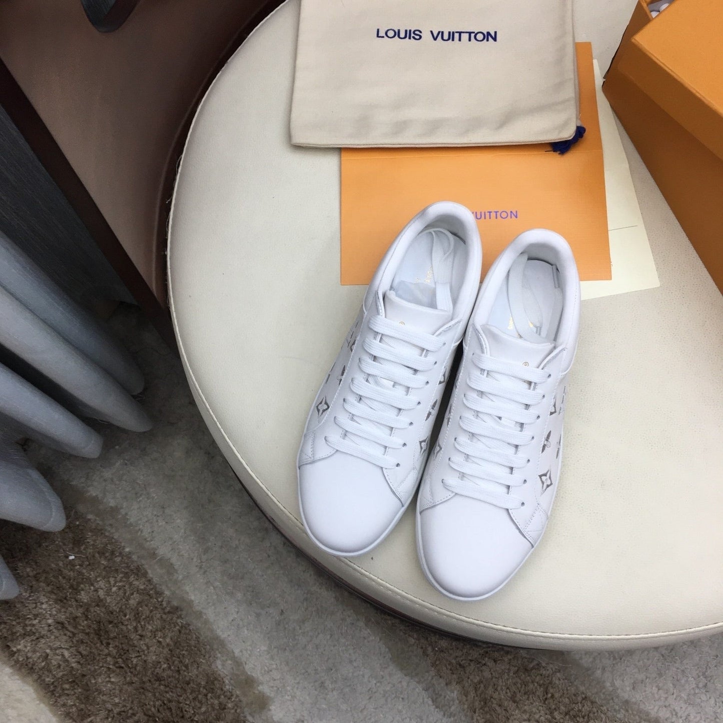 L V - P A T T E R N - S N E A K E R