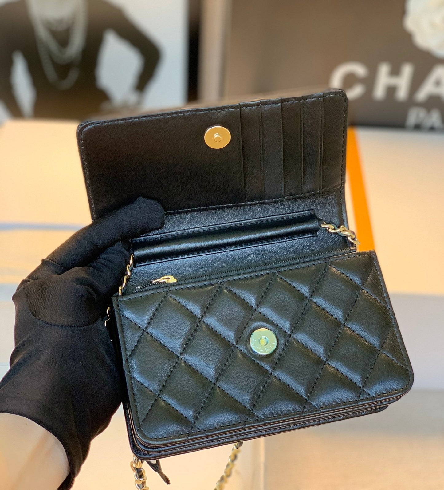 C h a n e l 15cm black/white