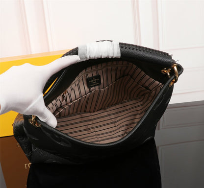 L v tote  42*32*16CM 95